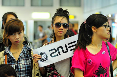 kì dị,fan,2NE1,thần tượng,nhóm nhạc hà quốc