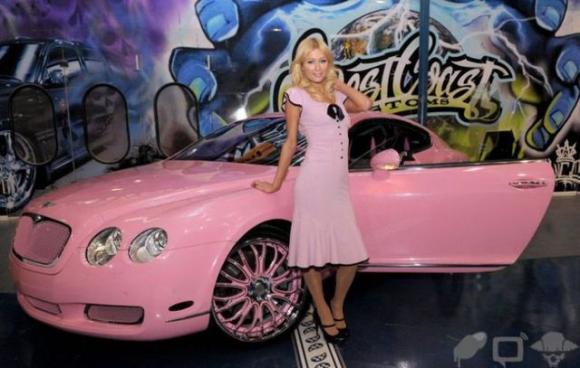 Paris Hilton,Katie Price,xe màu hồng,xế màu hồng,ô tô,ôtô,Fiat 500,Volkswagen Beetle,Range Rover,Bentley,Bugatti Veyron
