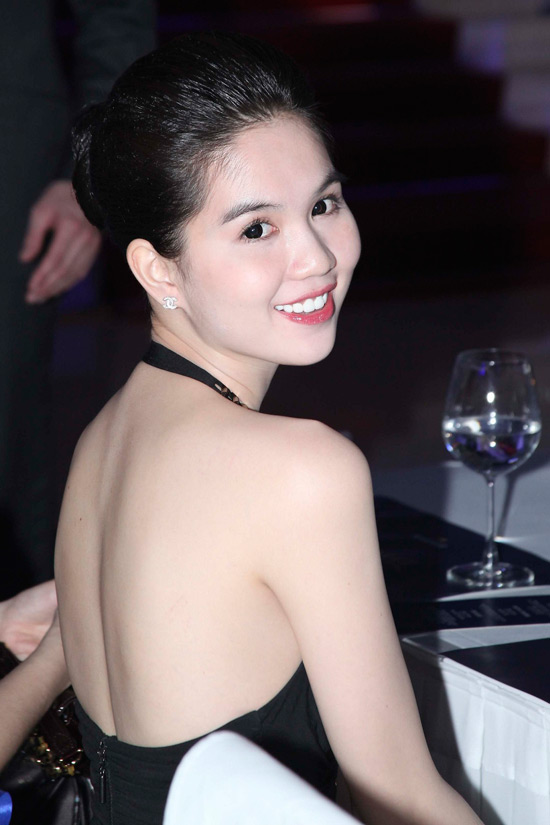 Ngọc Trinh,Như Thảo,Mr Đàm,thời trang,lưng trần,quyến rũ,lưng ong