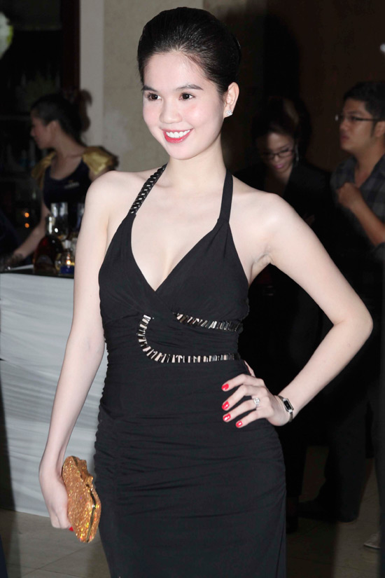 Ngọc Trinh,Như Thảo,Mr Đàm,thời trang,lưng trần,quyến rũ,lưng ong