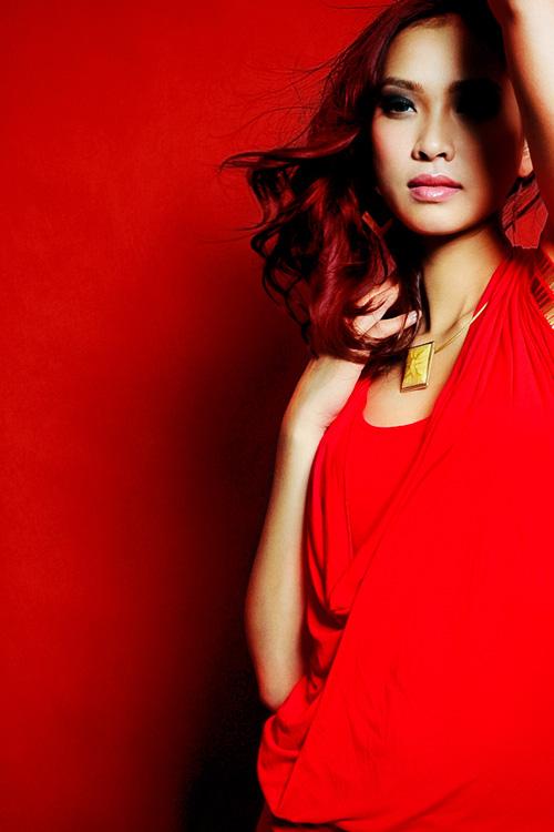 Vương Thu Phương,siêu mẫu,đẹp,người đẹp,gam màu đỏ,đầm dạ hội