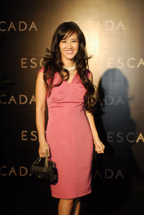 Hồng Nhung,ca sỹ,ca sĩ,trang phục,diva,thời trang,ăn mặc,váy,phong cách