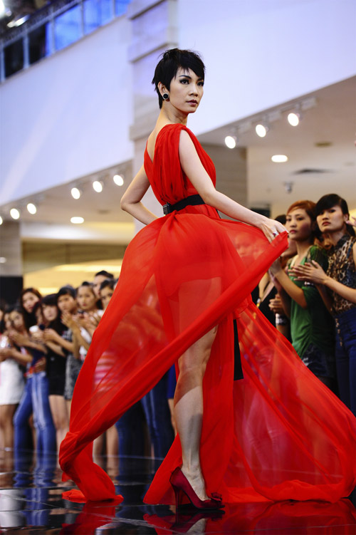 Vietnam’s Next Top Model,người mẫu,giám khảo,Đỗ Mạnh Cường,Xuân Lan