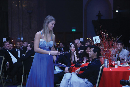 Victoria Thúy Vy,hoa hậu,Thúy Vy,Miss word 2011,từ thiện