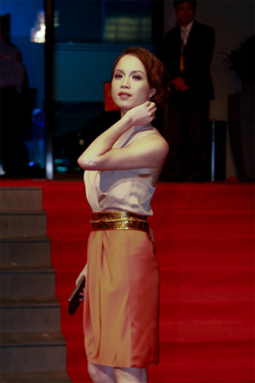 mỹ nhân Việt,thời trang,diện,thắt lưng,váy,người mẫu,người đẹp,ngôi sao,chân dài,diễn viên