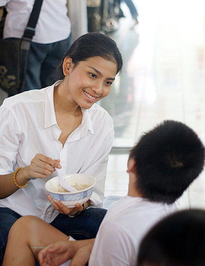 Trương Thị May,thời trang,người mẫu,đẹp,hoa hậu,Á hậu,giải trí,Khmer,làm đẹp