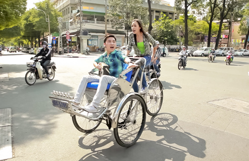Tinna Tình,đạp xích lô,Don Nguyễn,phố đông,nữ hoàng băng giá
