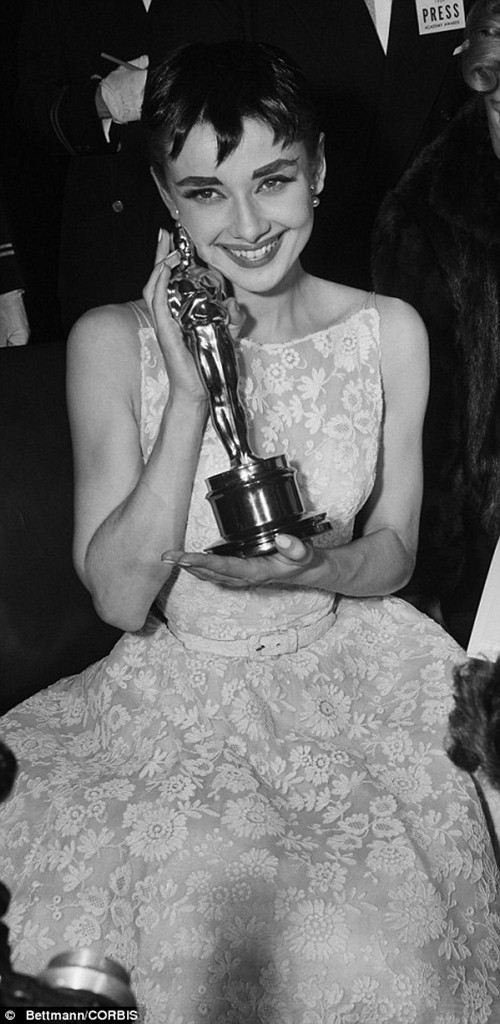 Chiếc váy ren,nổi tiếng,Audrey Hepburn,Oscar 1954,bán đấu giá 