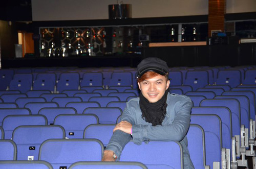 Nam Cường,M4u Ca si Nam cuong,Naku,Bay giua ngan ha,london,bieu dien tu thien,
