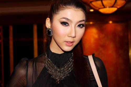 Hoàng Yến,Ngọc Quyên,Ngọc Oanh,Trang Lạ,siêu mẫu,Trang Trần