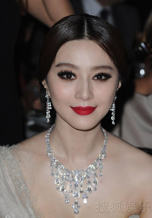 Phạm Băng Băng,Versace For H&M,tóc ngắn,trẻ trung