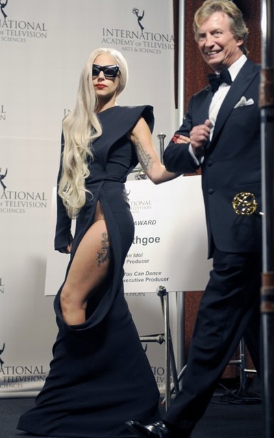 váy xé,Lauren Pope,Kelly Brook,Tina,Gaga,đẹp,thời trang