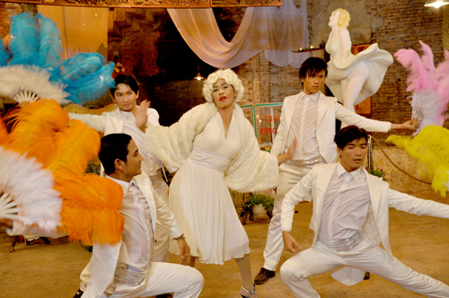 Hoài Linh,phim Tết,Marylin Monroe,Hello Cô Ba,Queen of the Night