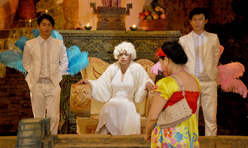 Hoài Linh,phim Tết,Marylin Monroe,Hello Cô Ba,Queen of the Night