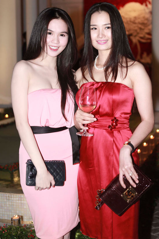 Ngọc Trinh,Ngọc Thạch,Anh Thư,Phương Nga