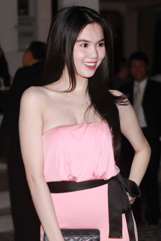 Ngọc Trinh,Ngọc Thạch,Anh Thư,Phương Nga