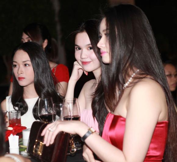 Ngọc Trinh,Ngọc Thạch,Anh Thư,Phương Nga