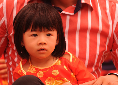 Con gái,Bình Minh,An Nhiên,áo đỏ,phóng viên,nhí