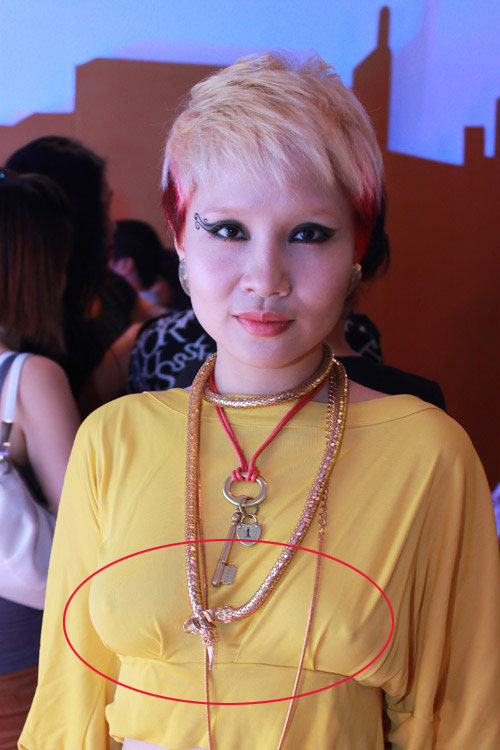 áo lót,nội y,khoe,hở,đồ lót