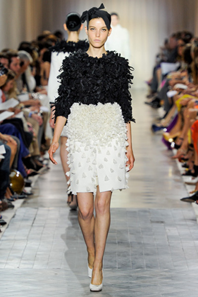 Sarah Burton,Giambattista Valli,hay Marc Jacobs,nhà thiết kế,thời trang,ấn tượng