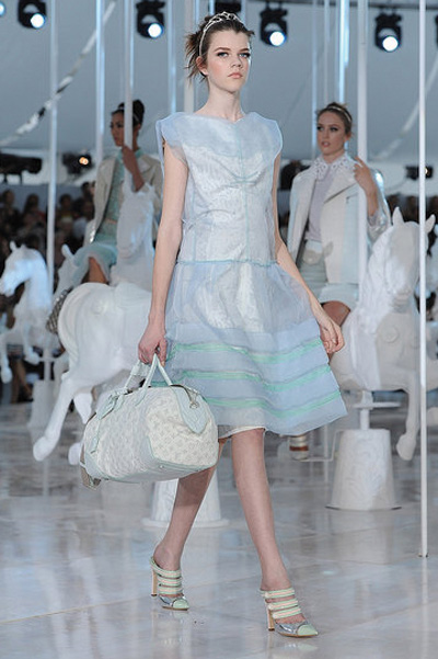 Sarah Burton,Giambattista Valli,hay Marc Jacobs,nhà thiết kế,thời trang,ấn tượng