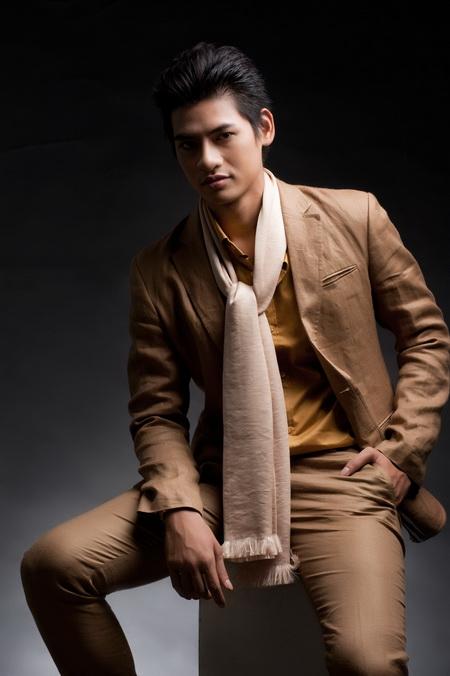 Nam vương Khôi Nguyên,Mister International 2011,người mẫu,đại  gia,chống lưng