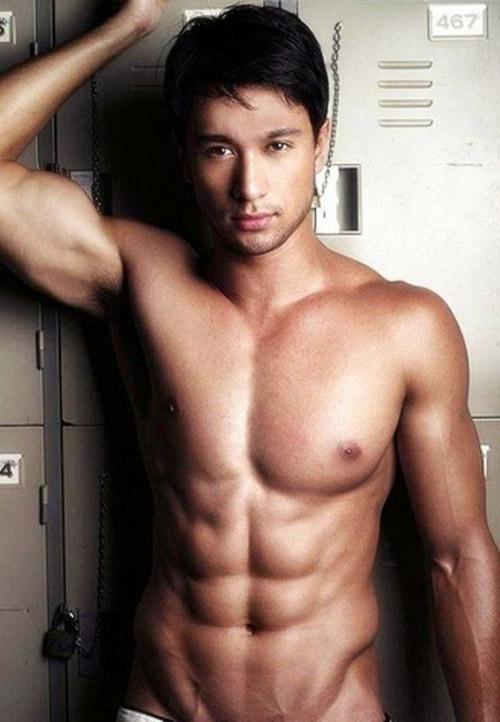 Lê Khôi Nguyên, Mister International 2011,top 5,người mẫu nam