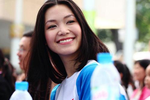 Thùy Dung,Đẹp Fashion Show,hoa hậu,khoe,lộ,hở,váy,hết hồn,ngỡ ngàng,choáng