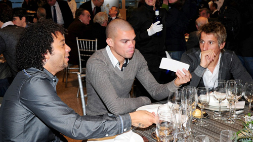 Bữa tiệc,Giáng sinh,kền kền trắng,Real Madrid