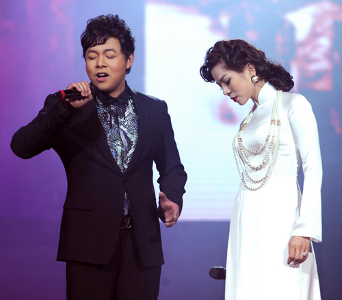 Lệ Quyên,live show,cởi trần,ca sĩ,gợi cảm,sang trọng