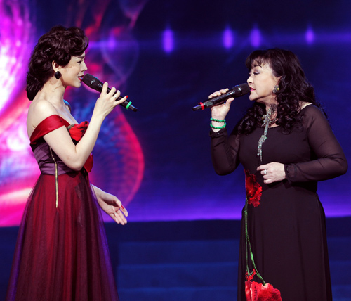 Lệ Quyên,live show,cởi trần,ca sĩ,gợi cảm,sang trọng