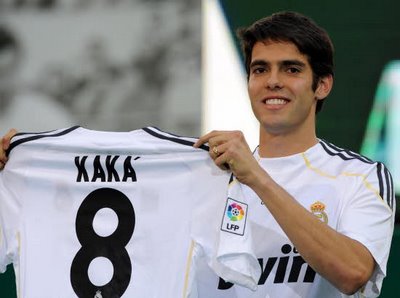 cầu thủ,bóng đá,hưởng lương cao,Ronaldo,Messi,Samuel Eto’o,Carlos Tevez,Adebayo,Ibrahimovi