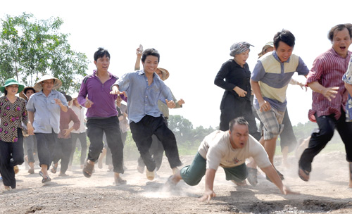 Hiếu hiển,ăn đòn,nói bậy,phim,điện ảnh,Hoàn Linh,chàng cười,quyền lực dựng tóc