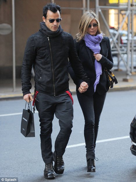 Jennifer Aniston,Jenni,diễn viên,minh tinh,Hollywood,quý bà,xinh đẹp,quyến rũ,quý phái