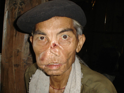 Vua săn hổ,cắt đầu hổ,hổ đực,hổ cái,bắt người,mũi lao,thấu tim,đầu hổ