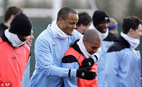 Vincent Kompany,đưa đón,bảo vệ,VIP,khách hàng,ngôi sao,Man City,tài xế,bằng lái,bóng đá,thể thao