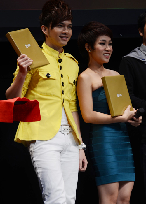 Uyên Linh,thời trang sao, giải trí, váy, phong cách