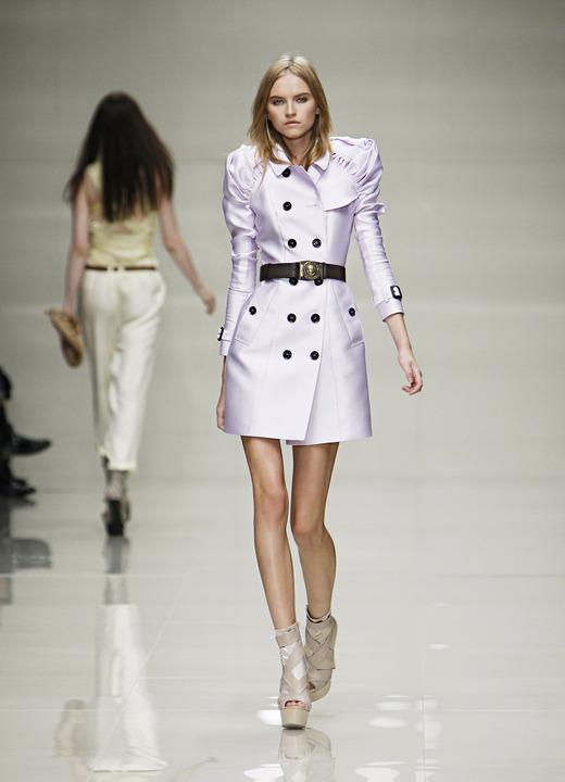 Burberry, thời trang nữ, bộ sưu tập thời trang, áo khoác, váy, thời trang