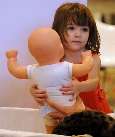 Suri, Katie Holmes, Sao Hollywood, Chuyện của sao, Gia đình sao, Sao Mỹ