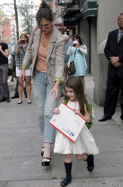 Suri, Katie Holmes, Sao Hollywood, Chuyện của sao, Gia đình sao, Sao Mỹ