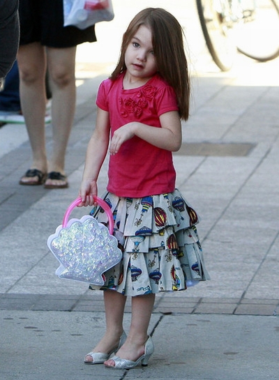Suri, Katie Holmes, Sao Hollywood, Chuyện của sao, Gia đình sao, Sao Mỹ