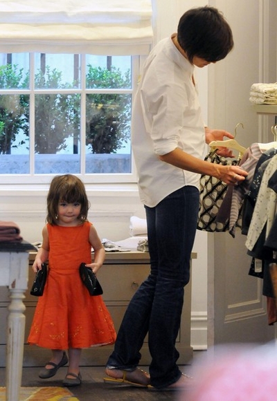Suri, Katie Holmes, Sao Hollywood, Chuyện của sao, Gia đình sao, Sao Mỹ