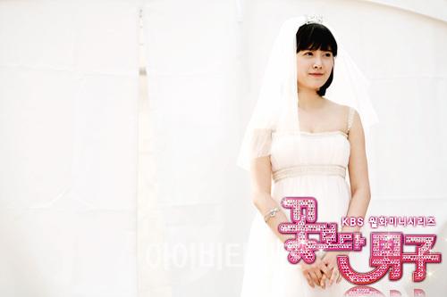 Váy cưới, thời trang sao, Jun Hye Bin, Moon Geun Young, thời trang váy cưới