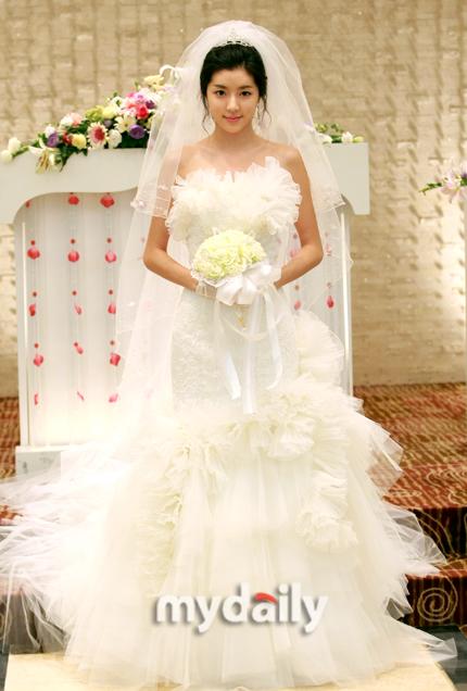 Váy cưới, thời trang sao, Jun Hye Bin, Moon Geun Young, thời trang váy cưới