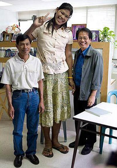 Malee, Thái Lan, khối u trong não, thế giới đó đây