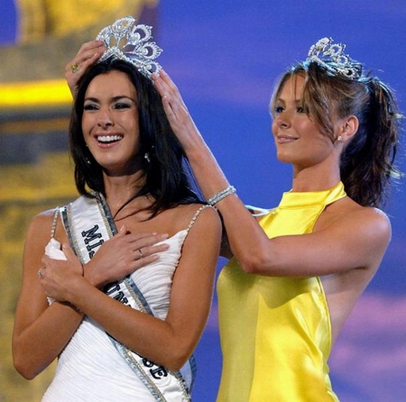 Natalie Glebova, Hoa hậu hoàn vũ 2005, Ảnh đẹp của sao, Ploy Gam Petch