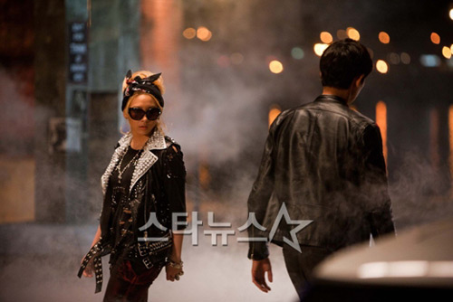 2NE1, Sao Hàn, Chuyện của sao, Nhóm nhạc Hàn Quốc, Lonely