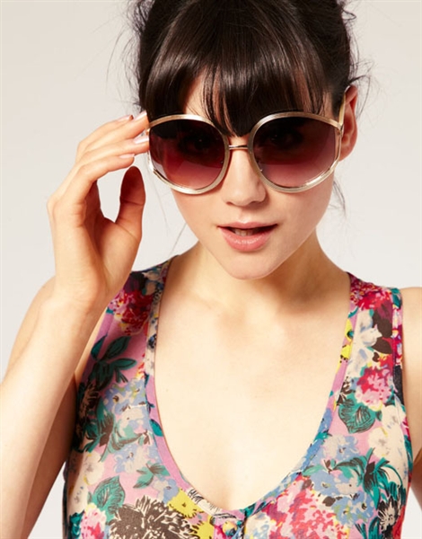 Thời trang đi biển, Nón rộng vành, túi cói, bikini, jumpsuit