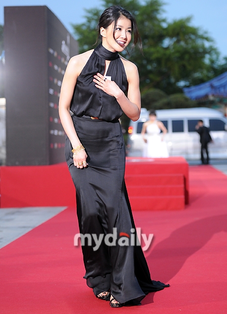 Baeksang 2011, Thời trang sao Hàn, Váy dạ hội, Thời trang thảm đỏ, Thời trang