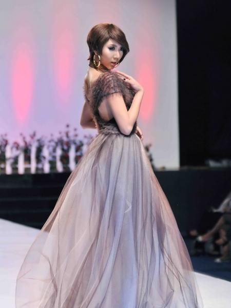 Anh Thư, Thanh Hằng, Ngọc Quyên, váy dài, đầm dạ hội, thời trang